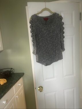 Jennifer Lopez Heather Gray Ladder-Shoulder Long Sleeve Top
